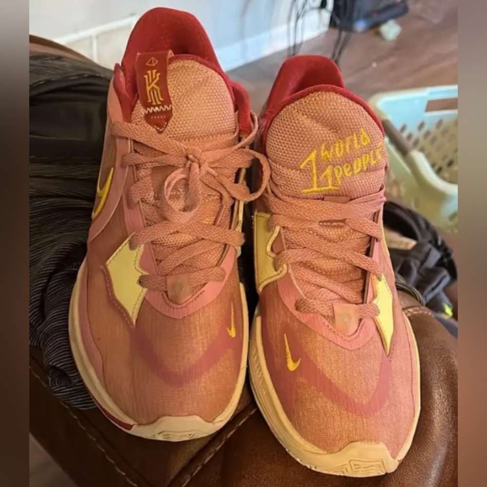 Nike Kyrie orchid 1people 1world